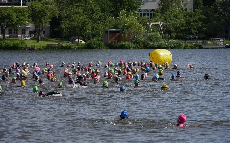 Schwimmstart 7-Türme-Triathlon in Lübeck